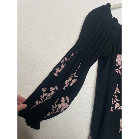 American Eagle Outfitters Sz S Off The Shoulders Blouse Black Floral Embroidered - Picture 5 of 12